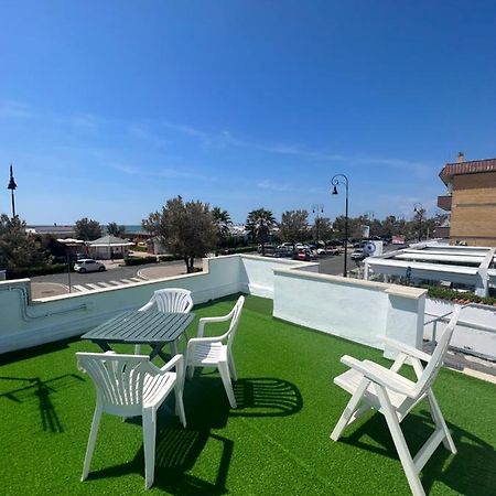 Villa Pisola Fiumicino Airport - Seafront Dış mekan fotoğraf