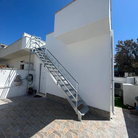 Villa Pisola Fiumicino Airport - Seafront Dış mekan fotoğraf