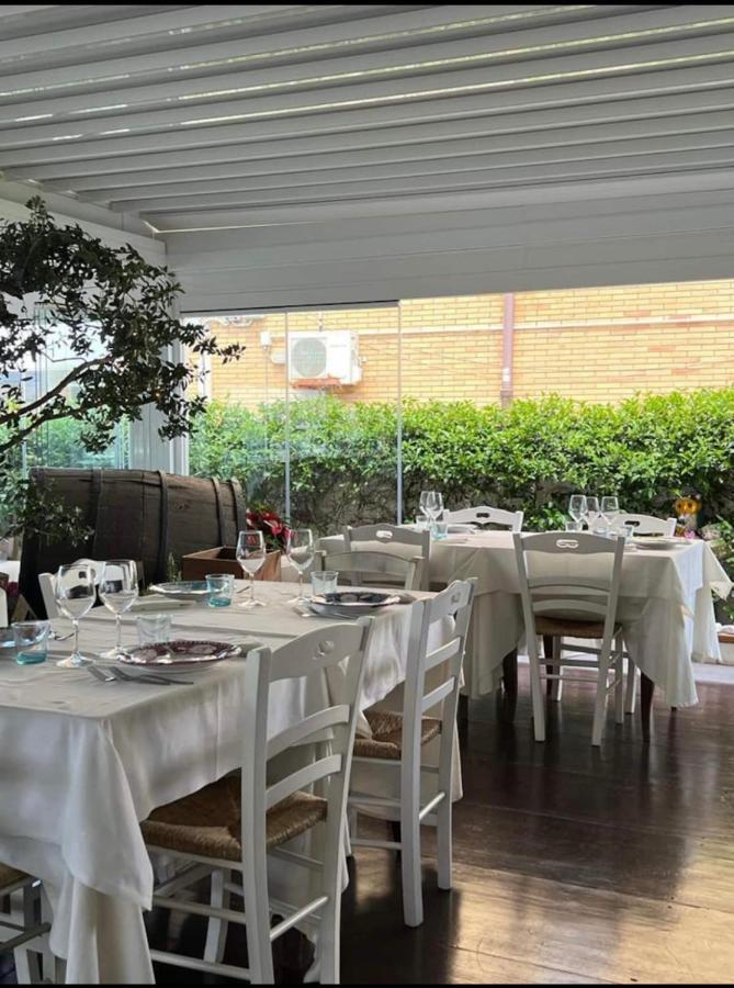 Villa Pisola Fiumicino Airport - Seafront Dış mekan fotoğraf