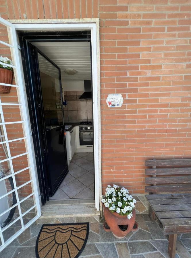 Villa Pisola Fiumicino Airport - Seafront Dış mekan fotoğraf