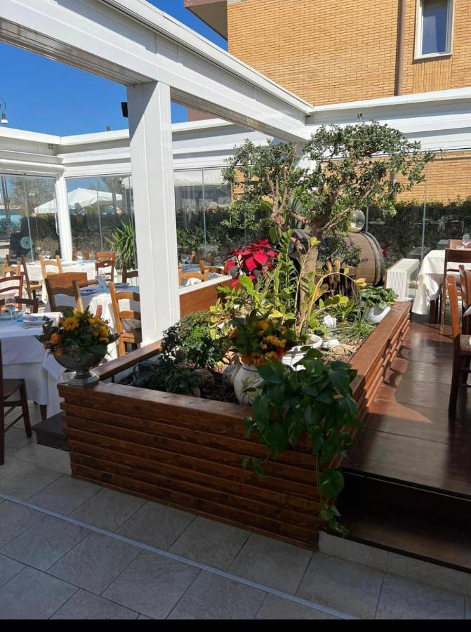 Villa Pisola Fiumicino Airport - Seafront Dış mekan fotoğraf