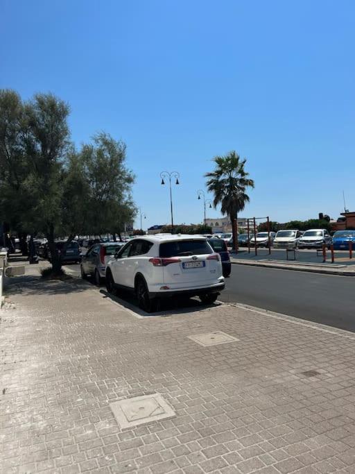 Villa Pisola Fiumicino Airport - Seafront Dış mekan fotoğraf