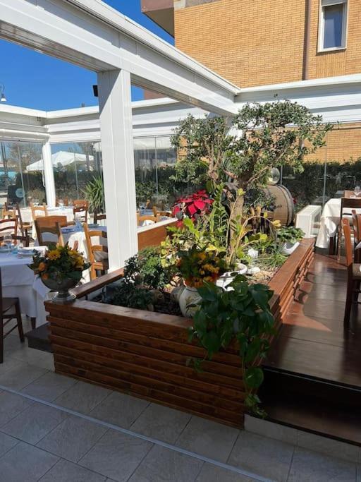 Villa Pisola Fiumicino Airport - Seafront Dış mekan fotoğraf