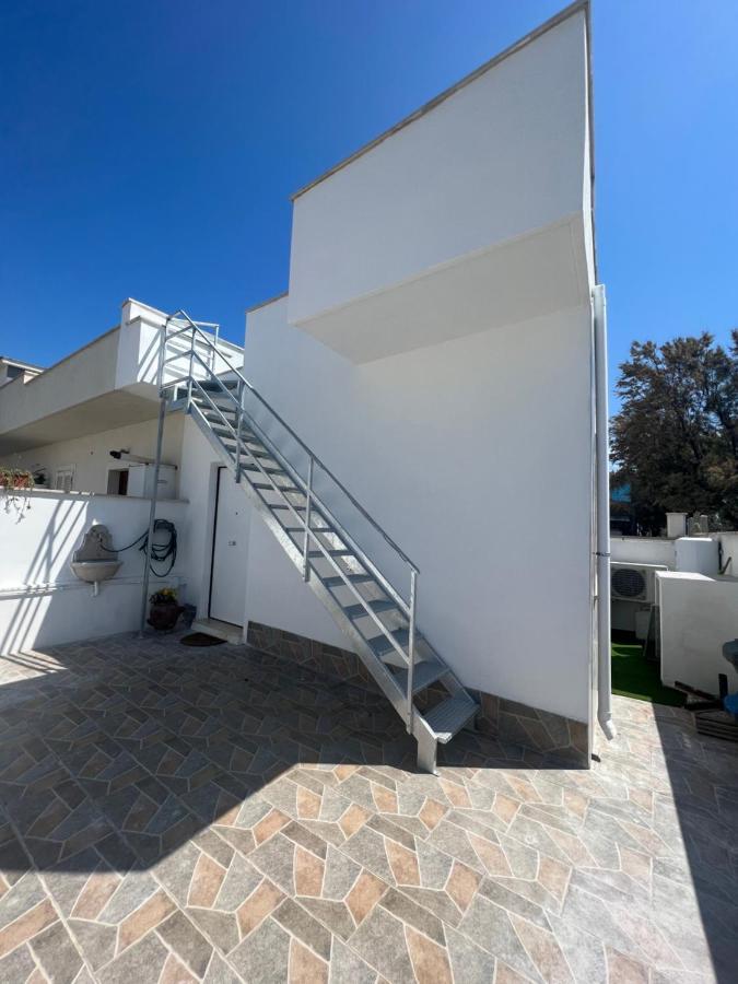 Villa Pisola Fiumicino Airport - Seafront Dış mekan fotoğraf